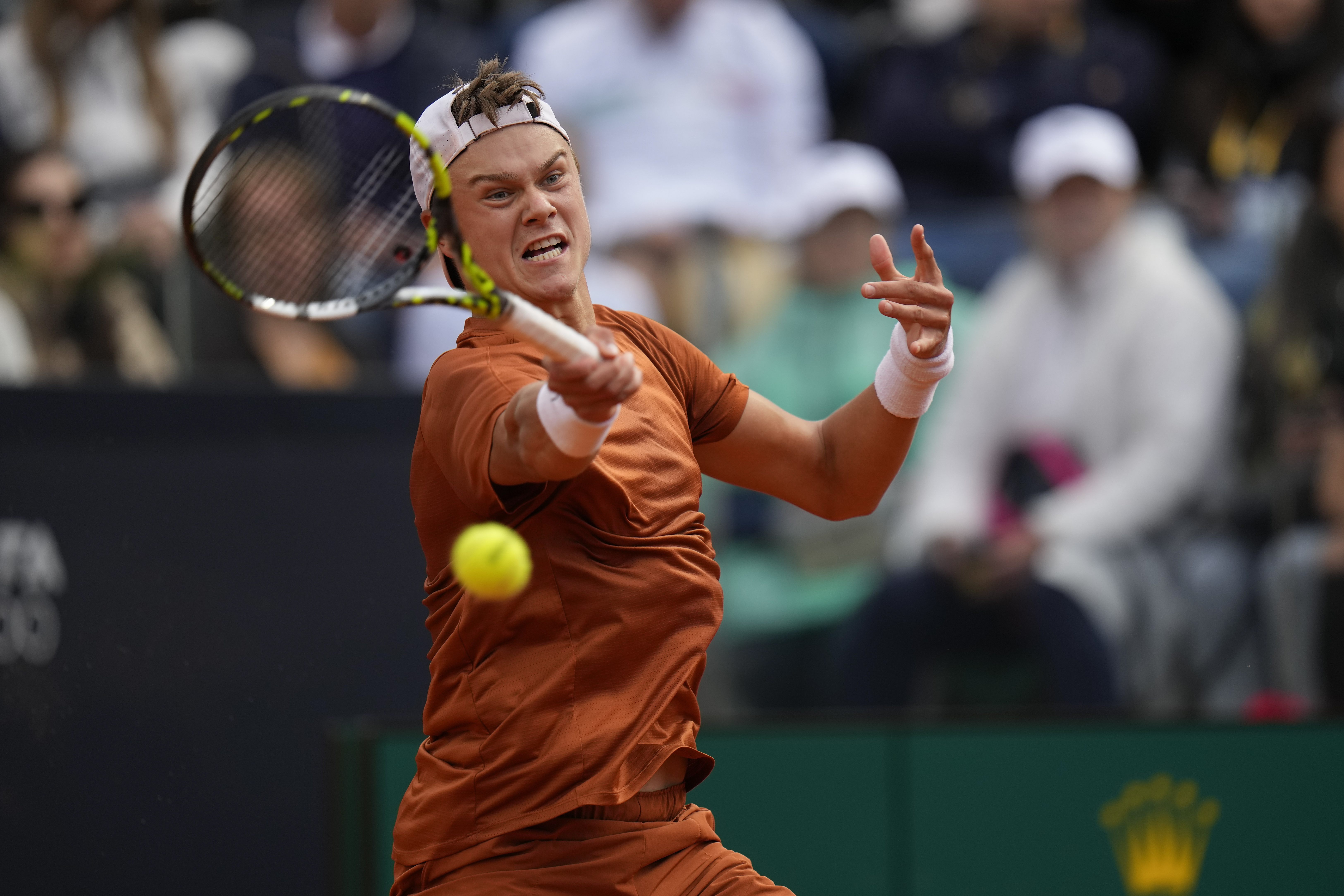 开云体育-意大利网球队血洗欧洲网球队，梅德韦杰夫完成帽子戏法