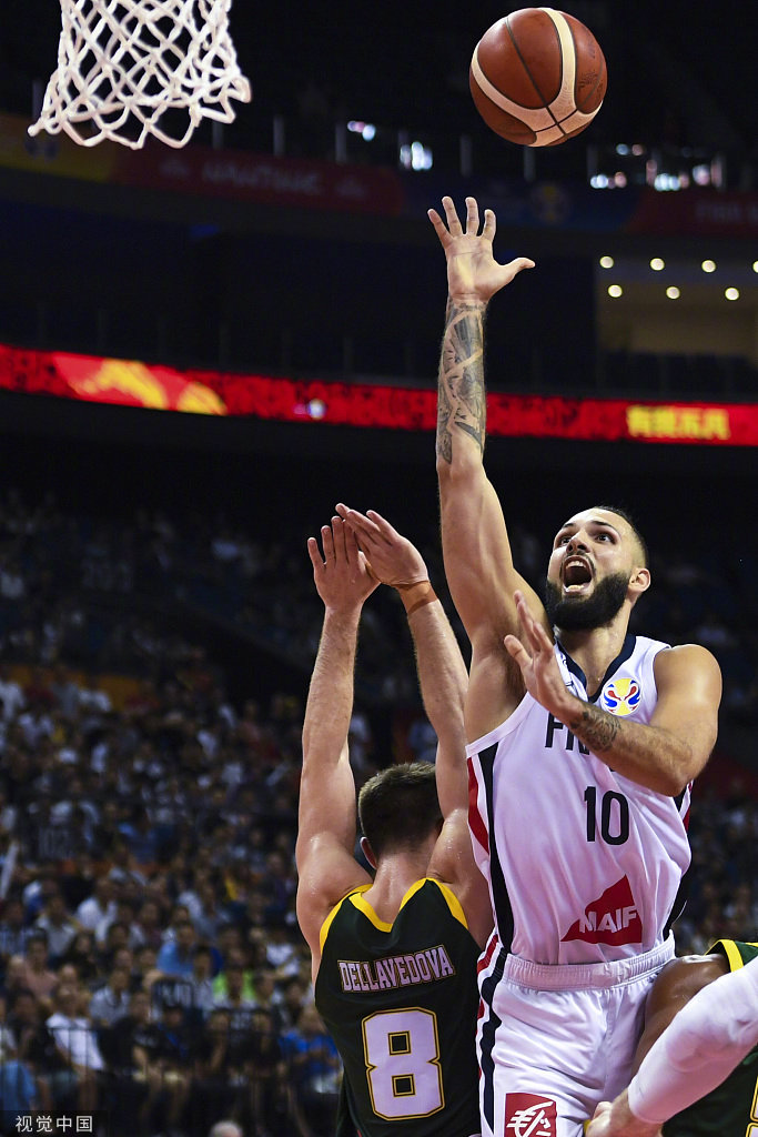 包含法国队险胜日本队，安赛龙状态火热的词条