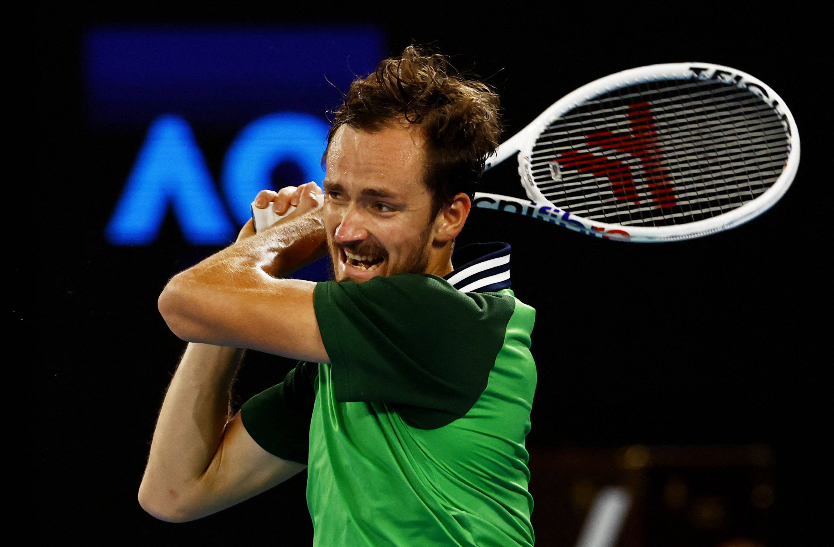 开云体育APP下载-拉沃尔杯鏖战蒙特卡洛大师赛，梅德韦杰夫高光表现