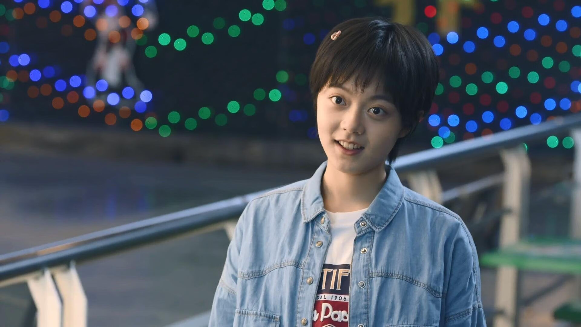 绿茵场与篮球馆的共振，以团队节奏为弦的胜利叙事