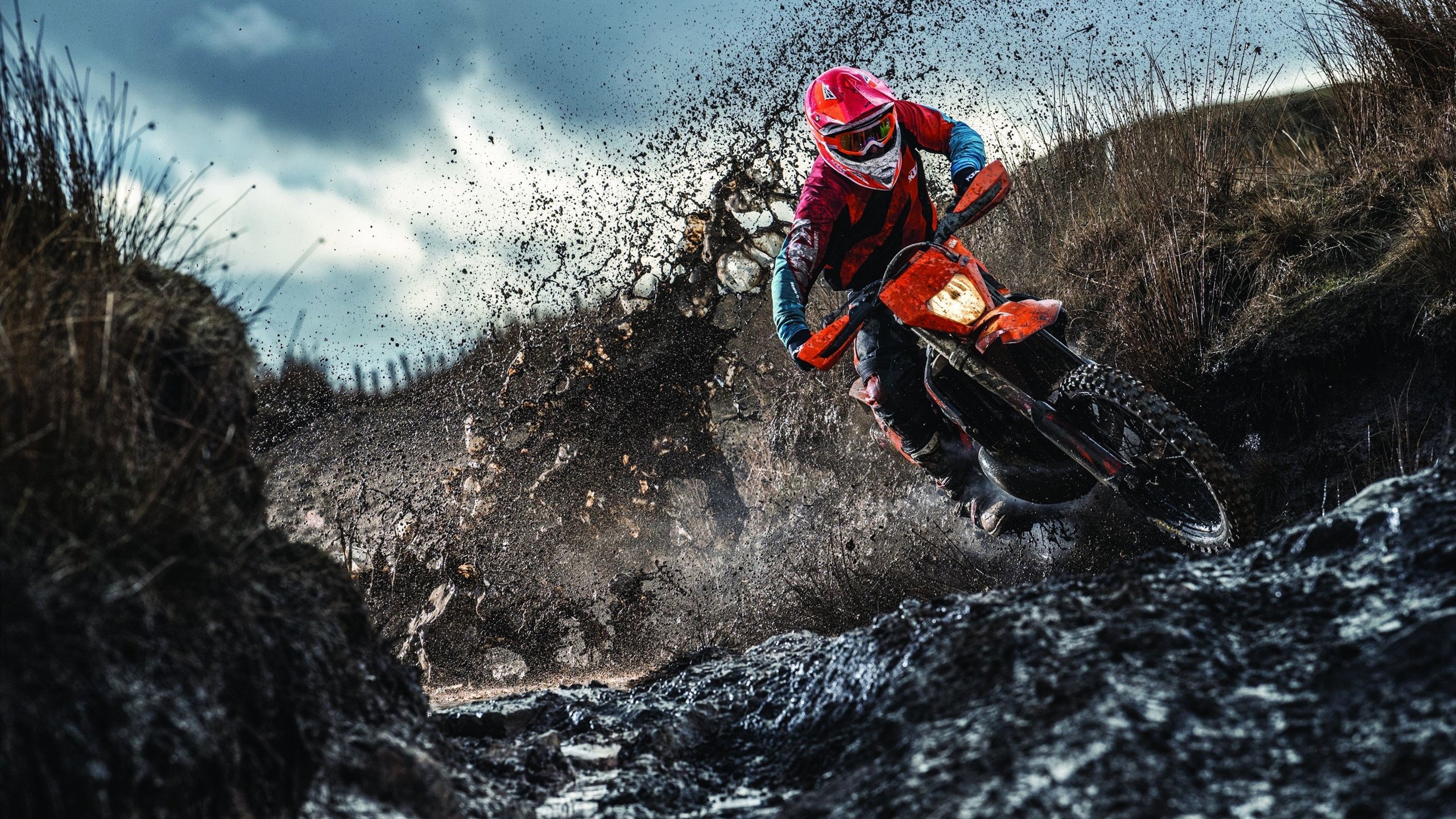 开云体育登录-铁骨与匠心，西亚卡姆在快船公牛对决中完成的静默交响