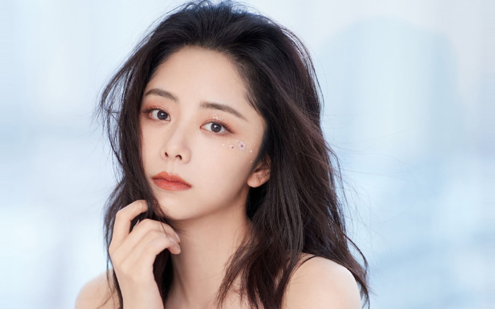 足球唯独允许，当秘鲁掀翻巴西，当克瓦拉茨赫利亚在决赛的硝烟中加冕