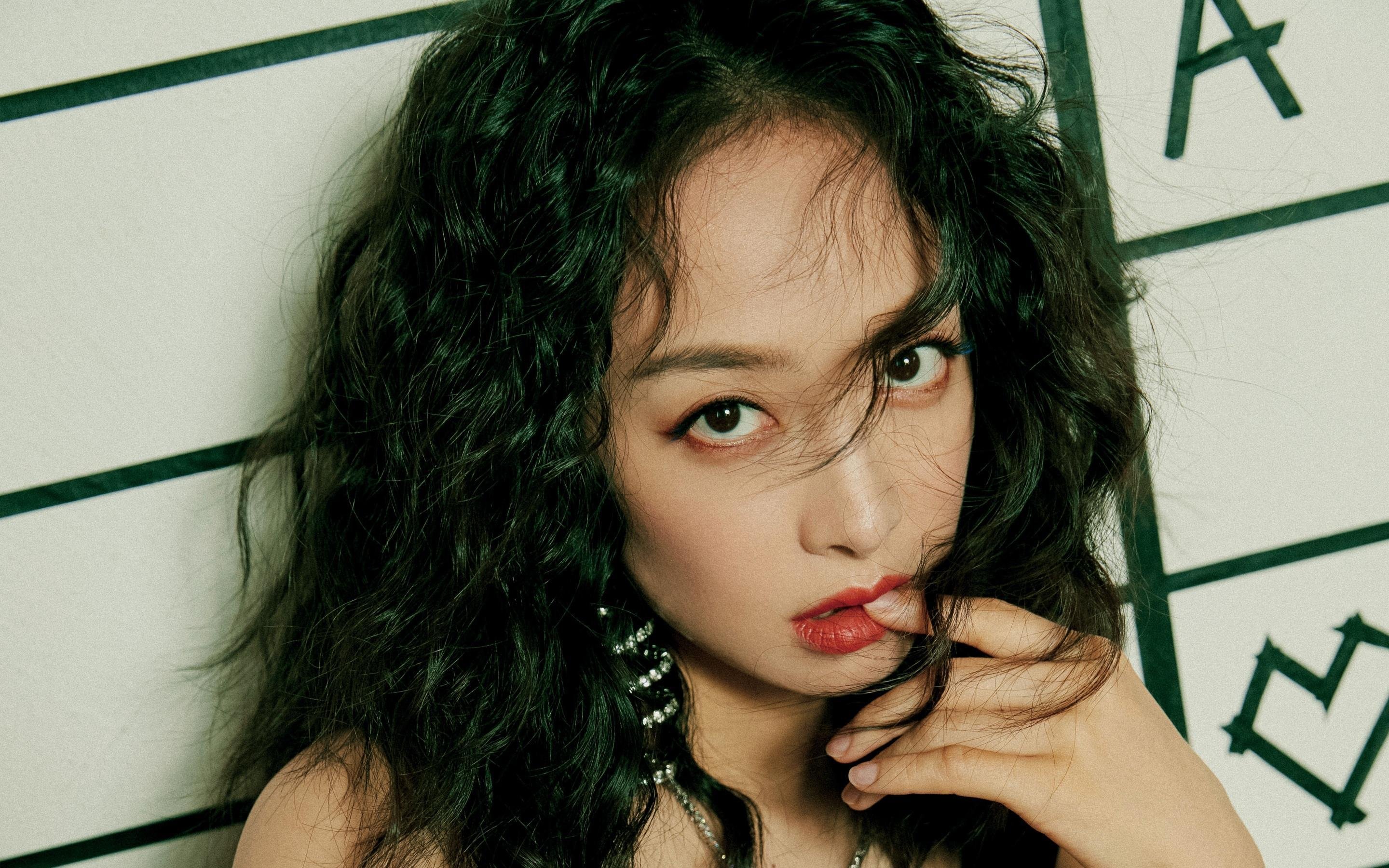 开云体育官网-德甲争冠战之夜，贝林厄姆以节奏掌控演绎中场交响乐